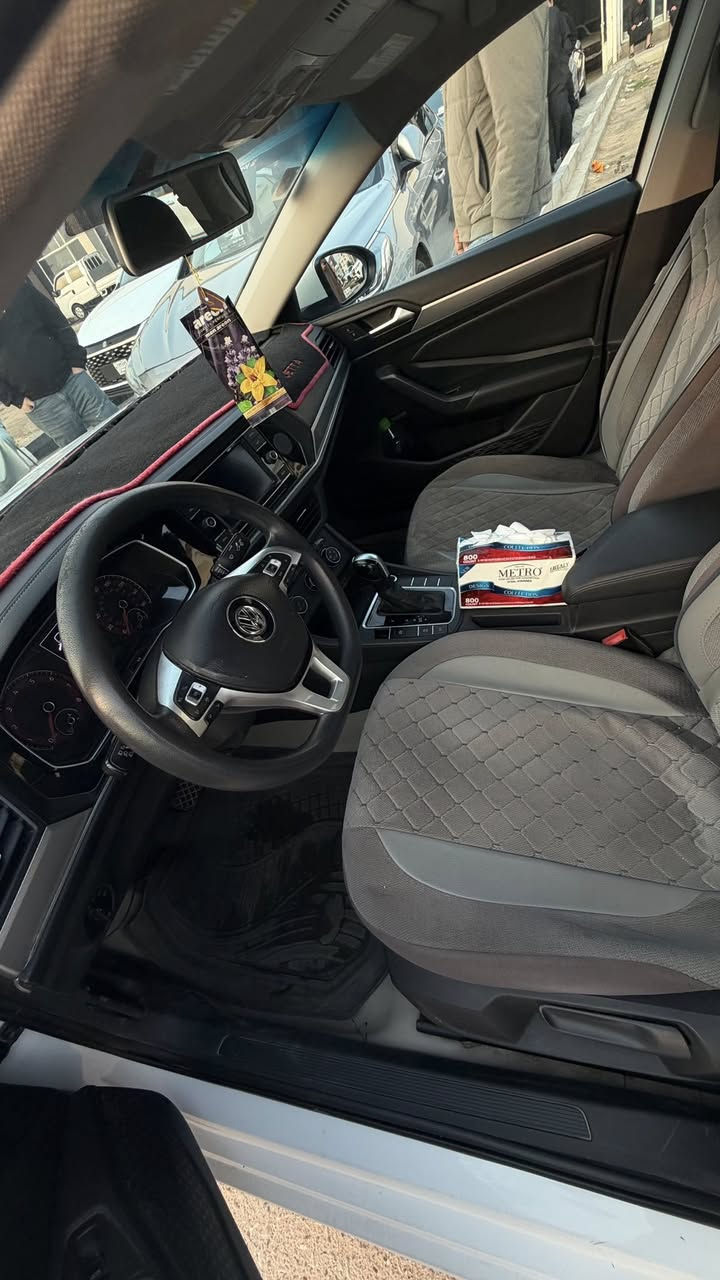 السلام عليكم جميعا
فيكس واغن جيتا موديل 2020
ألون ابيض 
محرك 1400
سنوية بسمي 
السعر 155$
اتصل ***********
