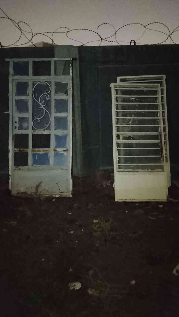 سلام عليكم اشتري سكراب وسندويج وشيلمان وانواع الحديد وهدم المنازل السكنيه ولحكوميه العنوان بغداد متواجد فيس واتساب ***********
