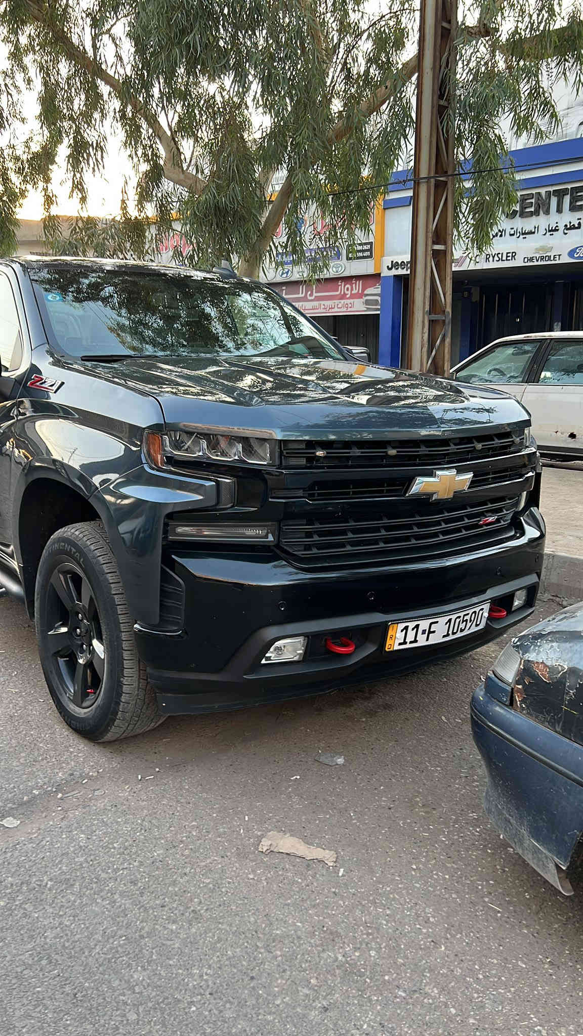 السلام عليكم سلفرادو 
موديل 21
باب طويل بدي قصير z71
قطعتين تبريد دبل اكسل كشنات جلد
محرك v8
ضرر 3 قطع بدون ايرباك
عداد المسافة 64 كيلو متر
قبغ بدي جلد
دشبول إلكتروني ديجتال
السعر 265
رقم بغداد باسمي
***********
