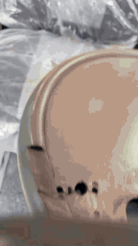 بسم الله الرحمن الرحيم 
السلام عليكم 
باص ام سيوف حجم 17 
موديل أصل2005 ومرقم 2014 واقع حال
تبريد أبو الزعانف 
مكينه 8  كير عادي
مفتوح 6 ويلات
تخم تاير 
السياره جاهزه
دوشمه جديده 
موقع السياره بغداد 
ترهم مراوس سياره صغيره وفرق 💵
للاستفسار علا رقم:***********
***********
