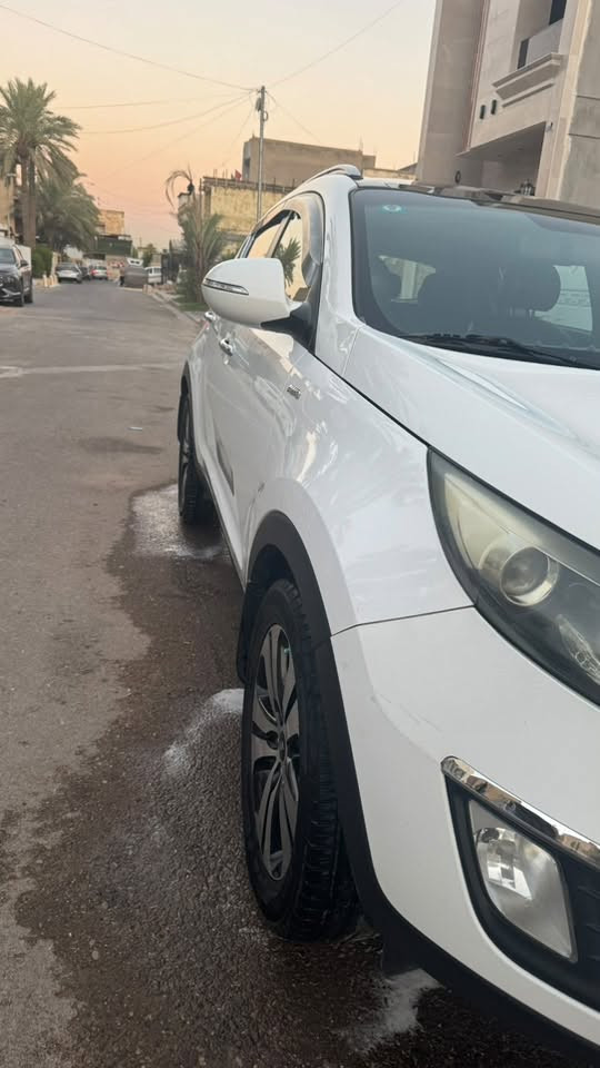 سبورتج ٢٠١١ خليجي فول مواصفات بانوراما محرك ٢٤٠٠ / المكانات المأشر عليها بارد بدون تكحيل وبيها نص باب خلف السايق صبغ اثر طخة ستوتة  .. مسويلها ادامة كاملة على ايدي  / ماشية  159كم قابلة للزيادة .. رقم الماني جديد وسنوية لحد 2030 وباسمي والسعر ١٣٠ $ .. اتصل او راسل واتساب *********** وبيك حيل وادلل بالمعقول مكاني بغداد الرصافة .. شكرا جزيلا
