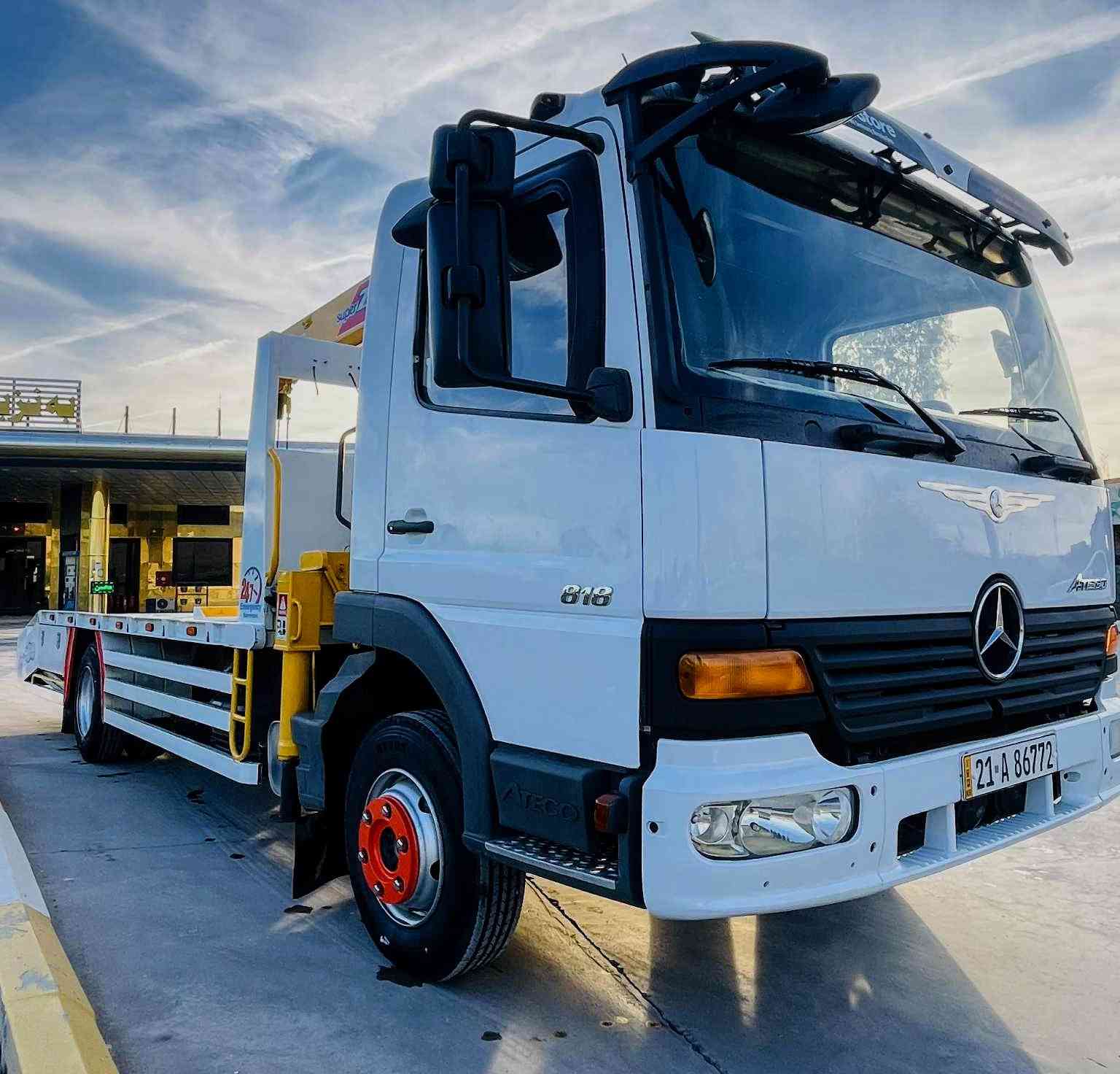 السلام عليكم
للبيع اتيكو كرين فلات موديل (..2003..) 6 برغي 4 سلندر 
مواصفات/ هاف+ استوب كهرباء+ مراية كهره باء 
خلفي جوبلس/ امامي سبرينك 
كرين سوبرزيت 3طن 2 سلايت بدون كسر فطرو لحيم 
السيارة مابي اي نقص نفس الصورة ماشاءأللة جديد جديده 
محرك گیر شاصي اكسل كرين مكفول كفاله عامة بشرط 
تخم تايرات و باتري جديده+ رقم و سنوي هزه جديده 
عنوان السليمانية 

***********📞📞.                شاباز كرين 
                                               Shabaz : kren
