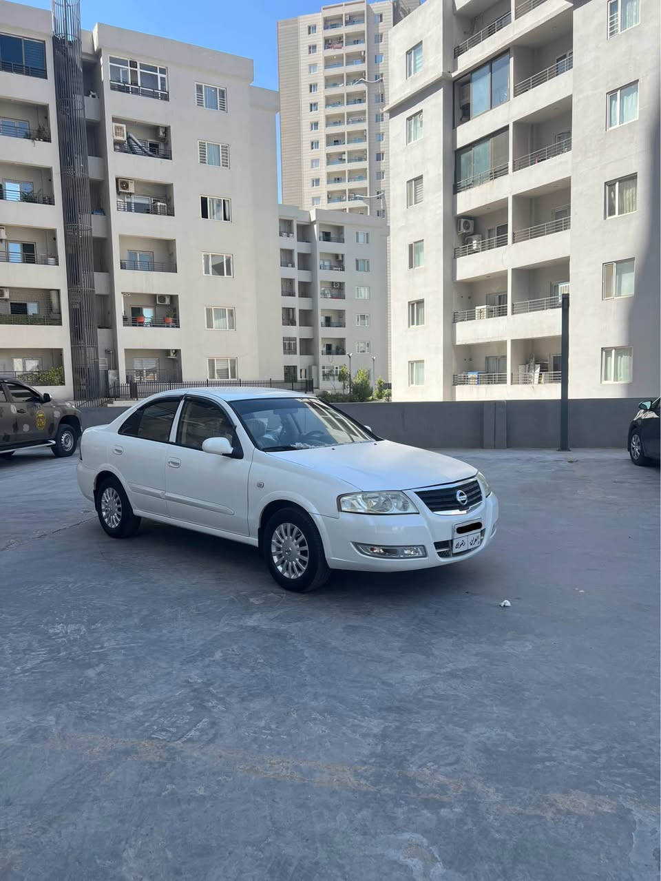 نيسان صني كوري
مو ديل       2011  
   گئر توماتيك 
داخل زه ر ويل كه پ 
شاشه كاميره 
بولند سبخ بي داخلي 
گير و مه كينه شه رت 
سعر 107 مجال 
رقم تيله فون 
***********
***********
جهـ : دهوك دهوك, العراق
