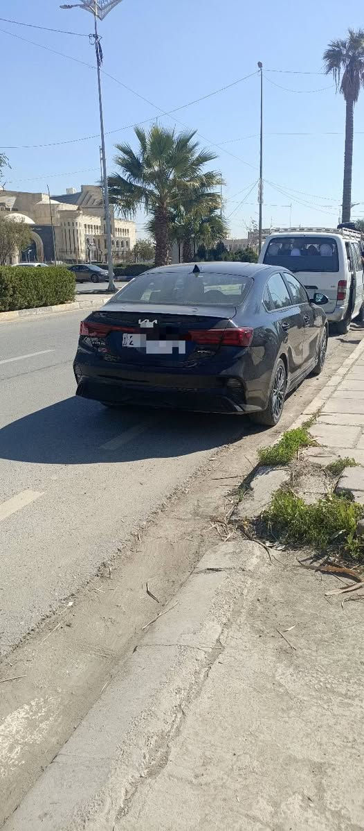 السلام عليكم
للبيع 
كيا فورتي جي تي لاين 2023
اللون اسود رقم اربيل مسطرة 
فول مواصفات واحد على واحد 
تشغيل بصمه 
تشغيل عن بعد 
هاند بريك بصمة 
قيادة ذاتية 
نقطة عمياء 
شحن لاسلكي 
شاشة كبيرة اصلي 
تحديد مسار 
سلايد 
تبريد وتدفئة بالكشنات 
تبريد خلفي 
بجم كبس 
تحديد مسار 
تحكمات ستيرن 
ثلاثة وضعيات قيادة 
كشنات جلد مختوم جي تي لاين 
ستيرن حرف D 
اوتو هولد 
رادارات 360 
سماعات هارمون كارديون 
ماشية 35 كيلو 
الضرر فقط الجاملغ الخلفي يم فتحة البنزين 
للتواصل على الارقام 
***********
***********
مكان السيارة موصل الأيسر
