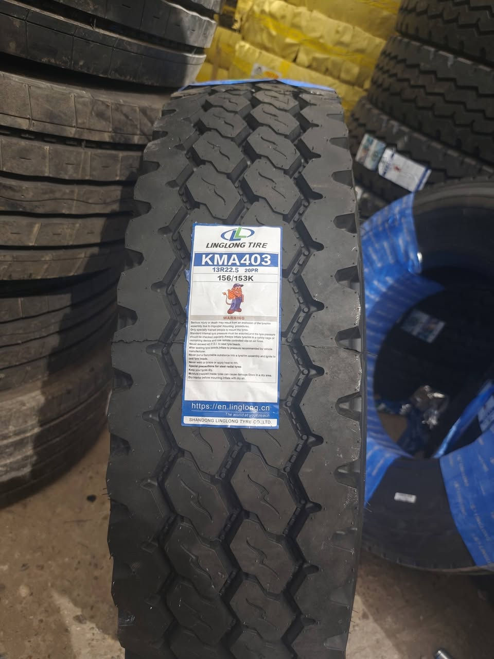 تم وصول اطارات السيفين صيني 13R22,5
درجه اولى 
رقم النقشه KMA 403
انتاج 2026
20 قاط
العنوان بغداد مجمع مشن طريق معسكر الرشيد 
الاتصال على الارقام التاليه 
***********
***********
***********
