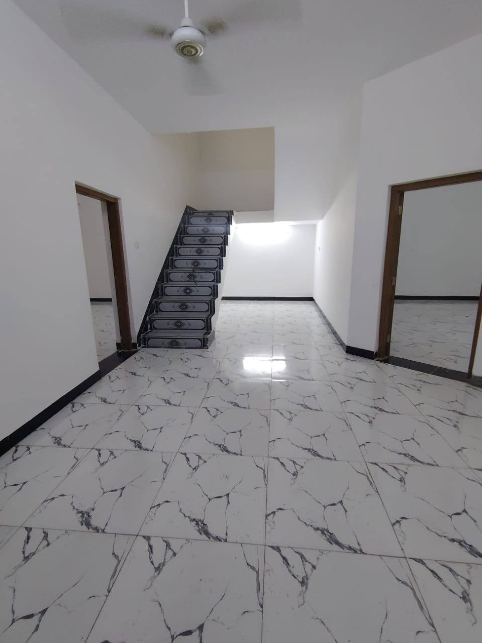 🏠 للبيع بيت طابق واحد (ركن)
📐 المساحة: 300 متر مربع
📄 جنس العقار: طابو صرف بأسمي
تفاصيل البيت:
عدد 2 غرف نوم
صالة
هول معزول
استقبال
حمامات عدد 2 (داخلي + خارجي)
📍 الموقع:
الصقلاوية – حي الشهداء
قريب من جامع عبد القادر الگيلاني
📞 للاستفسار والاتصال:
***********
***********
السعر (120) مليون بي مجال
