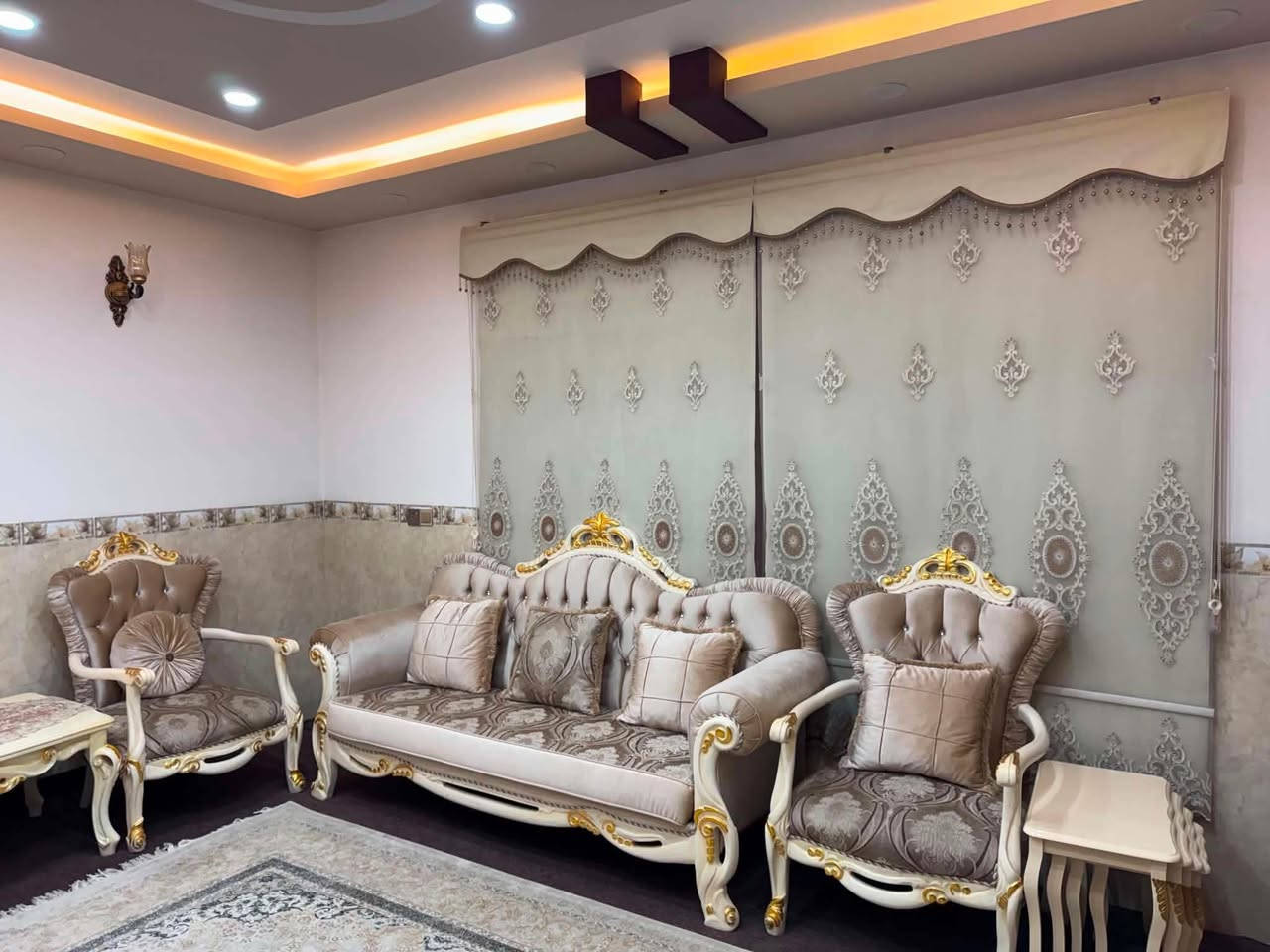 تاخم قەنەفە،پەردە،سەعات .
٨٠٠$


**إذا كنت صاحب هذا الإعلان وتريد حذفه لأي سبب، رجاءا أرسل رسالة إلى الدعم الفني**