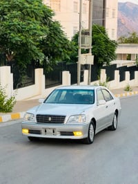 ماشلا نمونه ى سه ياره يه تاقانه له جوانى بئ ده عمو زه ربه سه ياره كه ن...