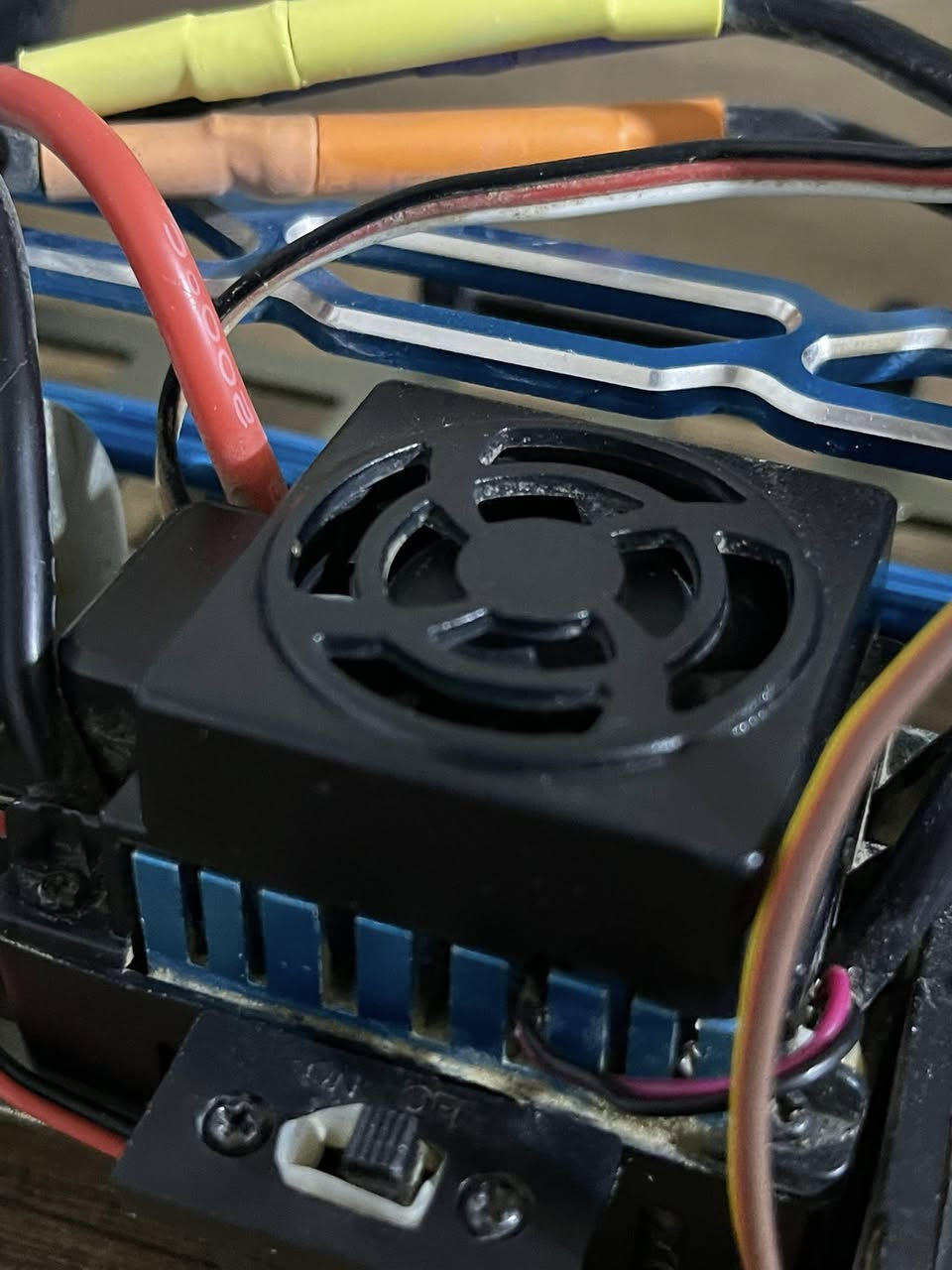 السلام عليكم
Zd 1/10 للبيع


**إذا كنت صاحب هذا الإعلان وتريد حذفه لأي سبب، رجاءا أرسل رسالة إلى الدعم الفني**