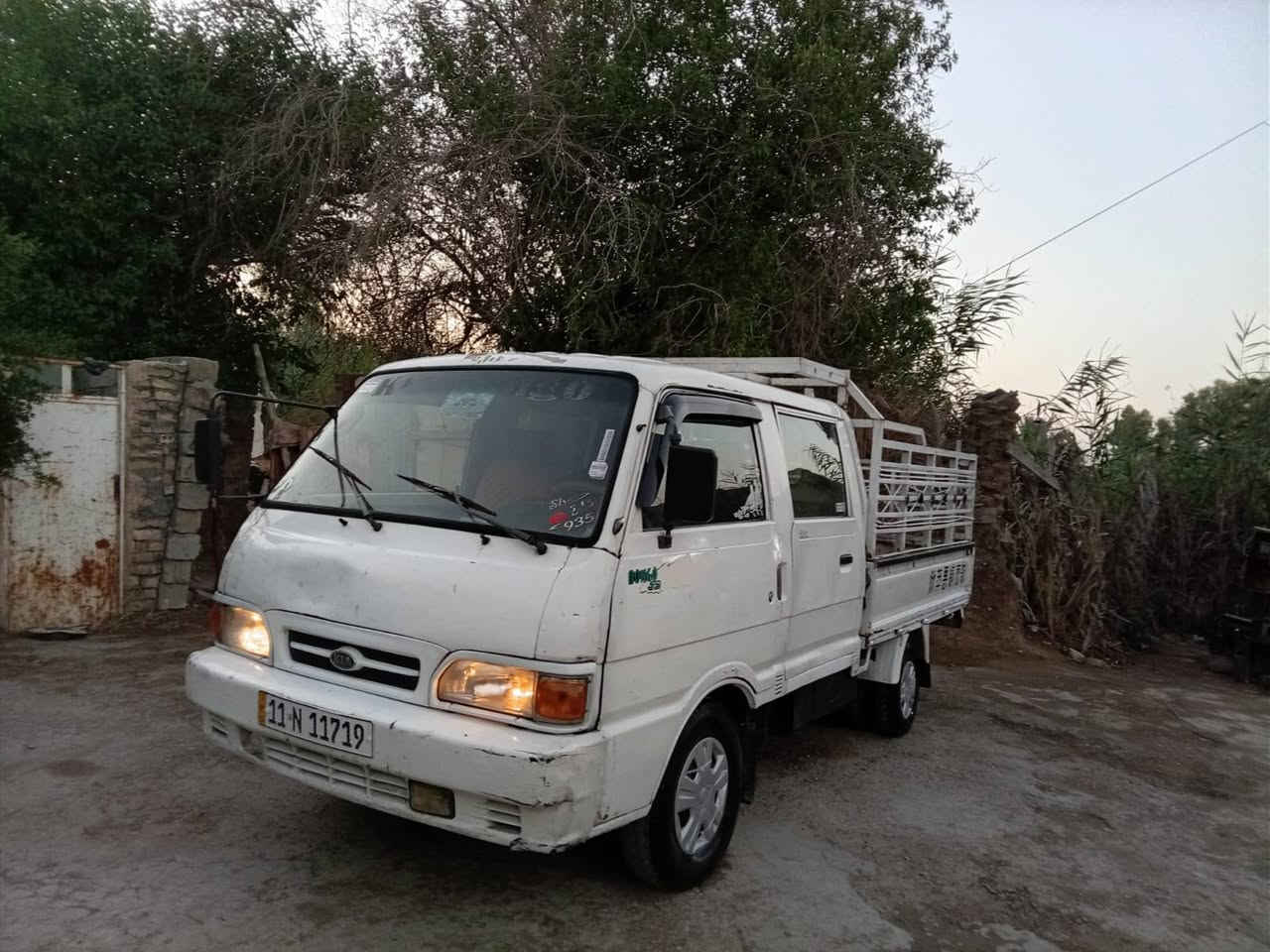 السلام عليكم للبيع بينكو دبل قمار موديل 96 رقم بغداد نكليزي سنويا 30 محرك كير اكسن شواصي صدر كهربائيات شغاله سياره جاهز خير من الله عنوان بغداد الطارمية الشراي يتصل ***********
