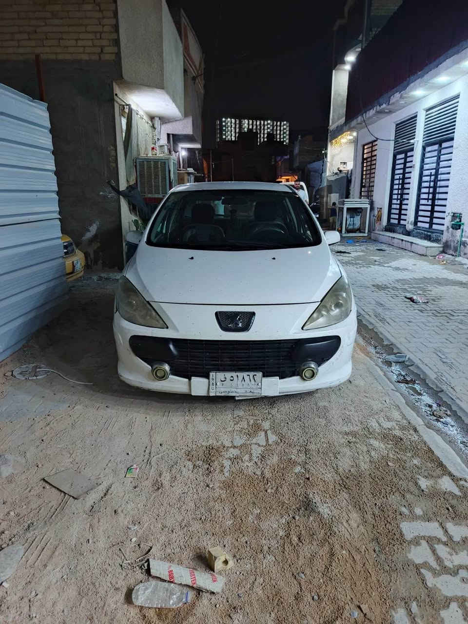 السلام عليكم بيجو موديل ٢٠٠٦ سياره محور كيىر ومكينه كورله سياره جاهزه حتى التبريد شغال السعر ٣٠ وبيها مجال قليل للاستفسار الاتصال *********** بغداد, العراق
