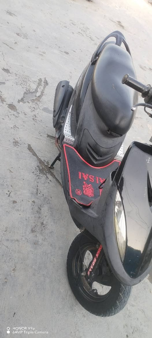 اسلام عليكم دراجه ماكس عدله 120 ما نقصهه اي شي دراجه كامله جميع كهربائيات شغاله سلف هندر كله شغال دراجه كلش حلوه مكاني مدينه حي طارق السعر 650 وبيهه مجال ***********
