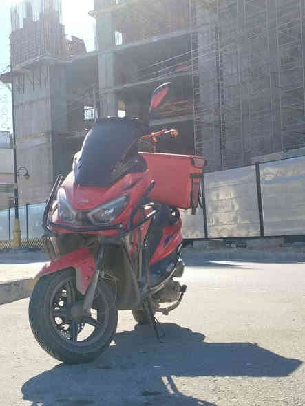 للبيع دراجه سكنز فحل صيني ( مكينه ياباني ) 
موديل 2024 
تشغيل عن بعد
ستان حساس
لايت زنون
منفذ شحن
درع حمايه كامل
نقصها عقل يراد اله تبديل و عنبار بريك امامي
***********
