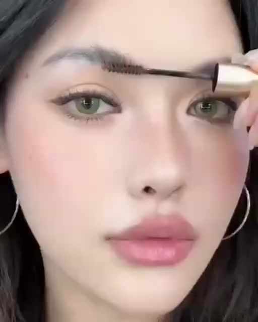 مسكاره حاجب من OCHEAL

مسكارا مكثفه لرسم الحاجب وتكون طبيعيه تحتوي على رأسين
فرشه رفيعه لرسم بدايه الحاجب شعيرات
وراس فرشه لرسم نهاية الحاجب
تحتوي على الياف لتقويه شعيرات الحاجب تعطي مضهر طبيعي وتغطي المناطق الخفيفه من الحاجب


**إذا كنت صاحب هذا الإعلان وتريد حذفه لأي سبب، رجاءا أرسل رسالة إلى الدعم الفني**