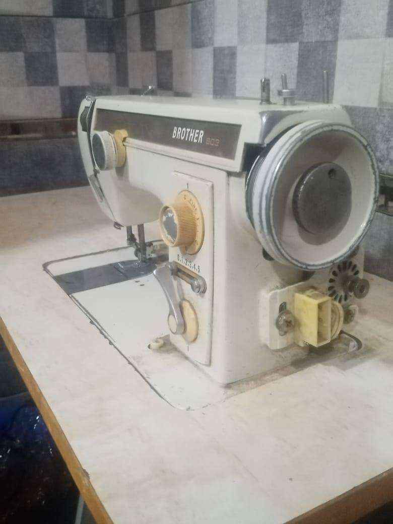 السلام عليكم
مكينه خياطة نوع BROTHER 803 برذر نضيفه جدا على الفحص نقصها غايش فقط، كاملة مع جميع الملحقات ميز وحقيبة السعر 80 وبيها مجال 

***********
