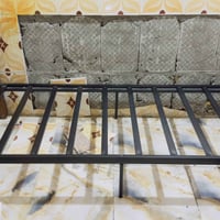 سرير • نوعية جيدة • قرب مستشفى الحسين