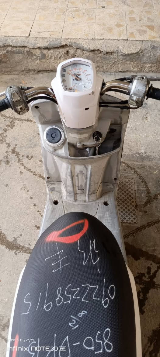 سلام عليكم ورحمه الله وبركاته ماكس بوليسي لون وردي داخل رصاصي كفرات ختم واحد نوزل الدراجة صارلة 16 يوم طلعت من الحاوية مكان كربلاء المقدسه للاستفسار ***********
