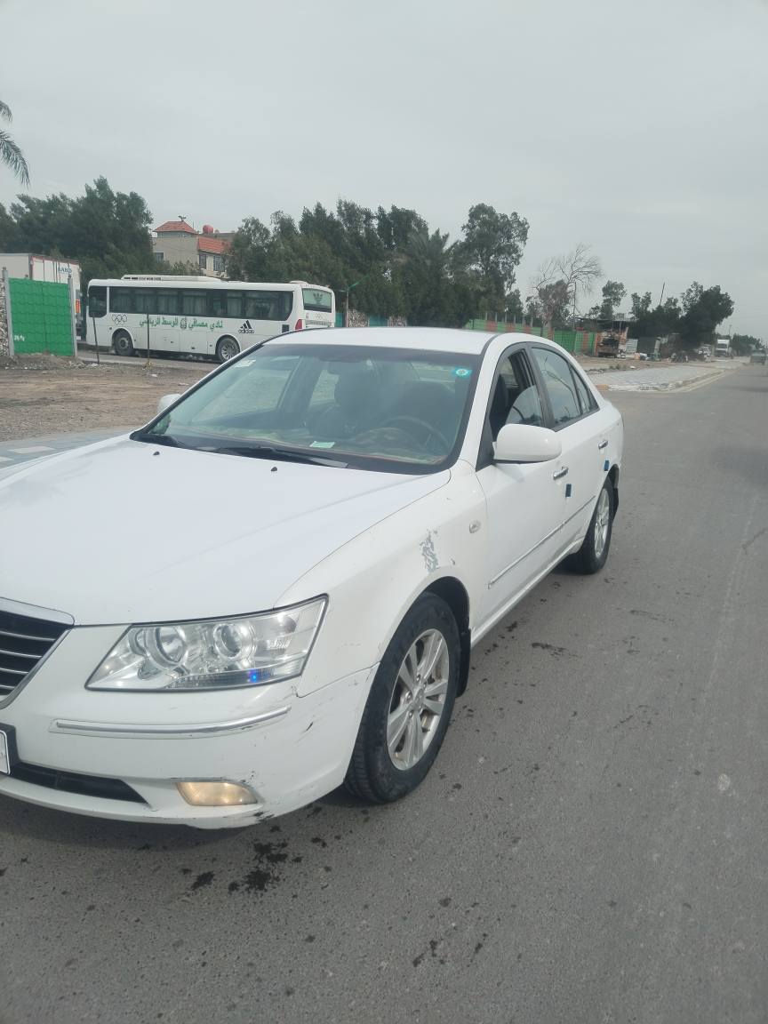 السلام عليكم
سوناته موديل ٢٠٠٩ رقم بغداد بأسمي 
تحويل مباشر فقط جاملغ مبدل بيها سبب طخه بسيطه والجاملغ القديم موجود
وبيها بارد  ملاحضات بسيطه  
مكاني بغداد كميره قرب الجزيره السياحيه *********** 
السعر 100$ بغداد, العراق
