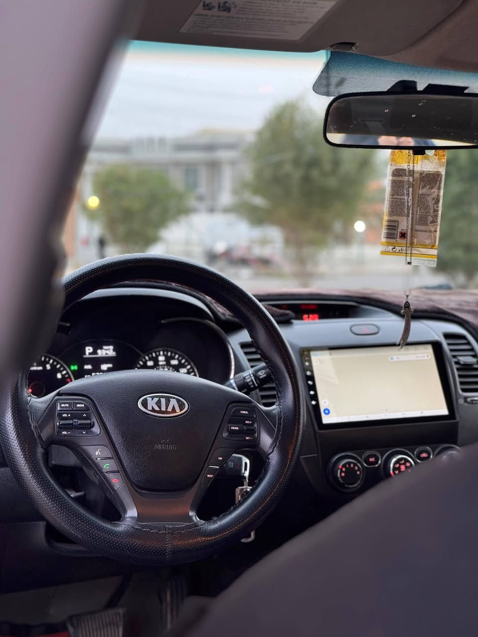 سلام عليكم للبيع
كيا فورتي 2018
رقم اربيل بأسمي  هزه وسنويه جديد 
مكينه 2000 دوش 
كير مكينه حداديه تبريد كله جديد شرط 
السياره بيهة اربع قطع صبغ بنيد وجاملغ عكس السائق وباب الصدر وجاملغ خلفي 
110وبيهة مجال 
مكان بغداد العامريه 
***********
