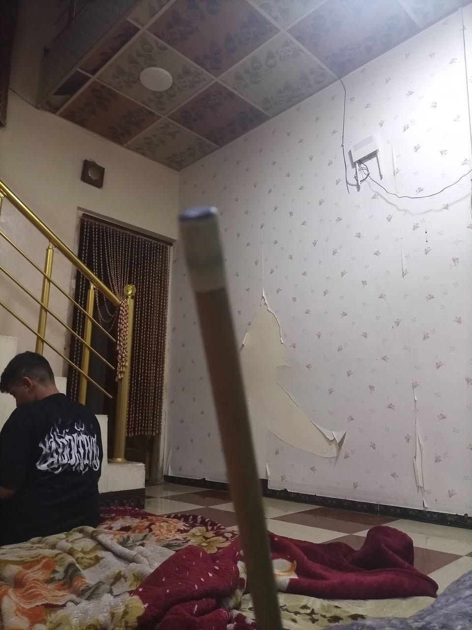 سلام عليكم من رخصت الادمن كيوب بليارد قطعتين  للبيع اي عيب مابي فقط بي فطر خفيف سعر 15مكاني كركوك حي العسكري رقم ***********
