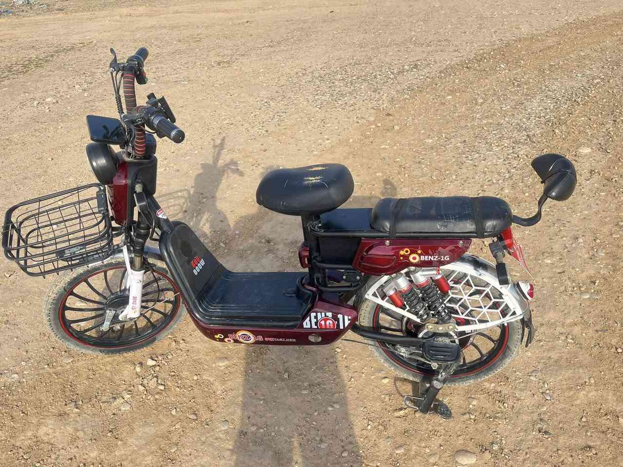 للبيع دراجة شحن موديل 23 دراجة نضيفة كلة شغال +سويج2 كنترول تشغيل عن بعد السعر /200/ الف مكاني خانقين للستفسار اتصال ***********
