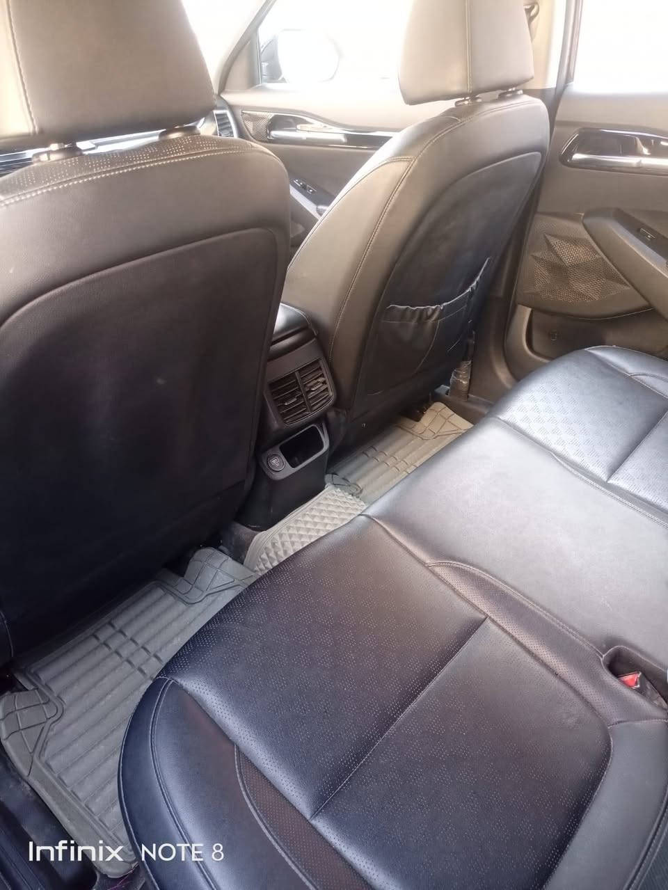 كيا سلتوز موديل 2021 
بغداد باسمي 
السيارة وارد
 محرك 2000 
ماشية 45 ميل
 فول مواصفات السيارة بصمة و هيتر ستيرن و  كشن هيتر و فتحة (سلايد) و تبريد امامي خلفي و رادارات  
مكان السيارة بغداد- اليرموك
للاتصال : ***********
السعر : 145 ورقة وبيها مجال
