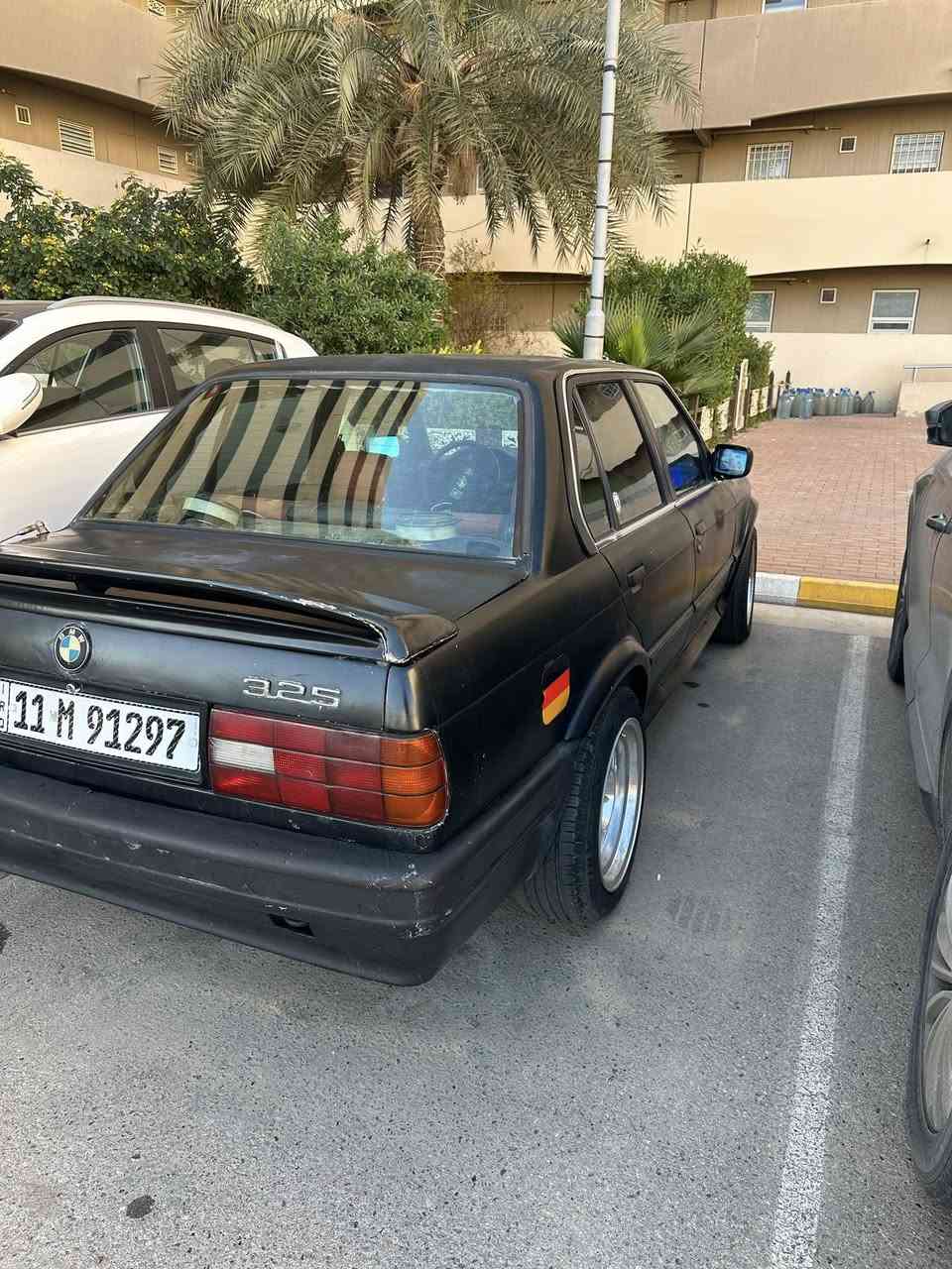 من رخصت صاحب الكروب بي ام زعره 325 للبيع محرك وكير ونجي تيوته لا تنقيص ولا تبخير وياله تو سايز. هارتج سماعات صالنصه اج كي اس  صرفه حلو تبريد شغال رقم الهاتف ***********  سعر السياره 33 وبيه مجال للغالين رقمه بغداد باسمي
