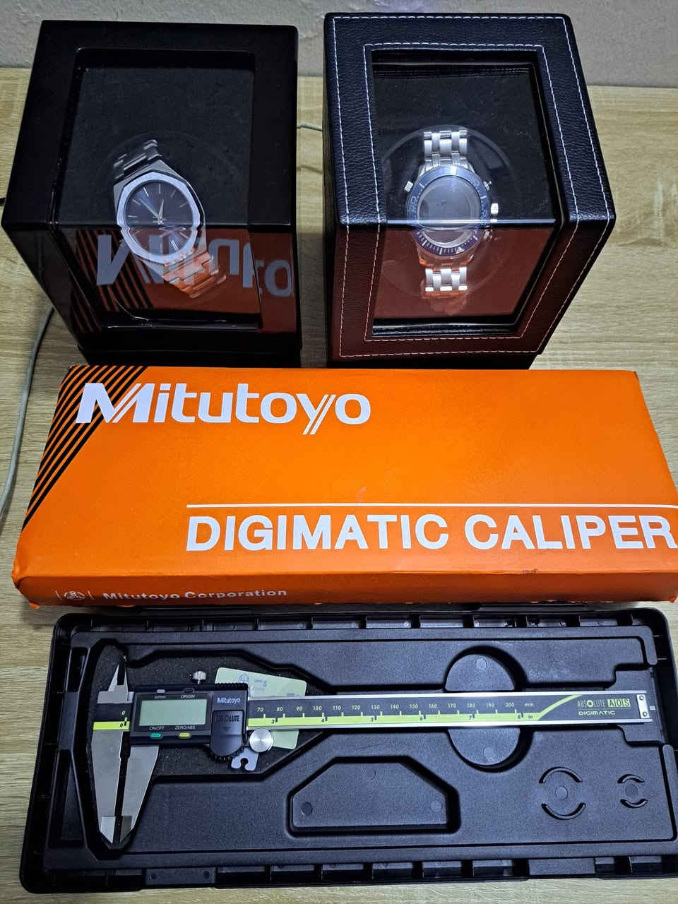 حافظة ساعات دوارة عدد ثنين 
ساعة كوارتز جديد 
كيس ساعة كامل رنك دوار 
فيرنيه الكتروني ياباني جديد
بيع شلع ٧٥ الف ويوجد توصيل


**إذا كنت صاحب هذا الإعلان وتريد حذفه لأي سبب، رجاءا أرسل رسالة إلى الدعم الفني**