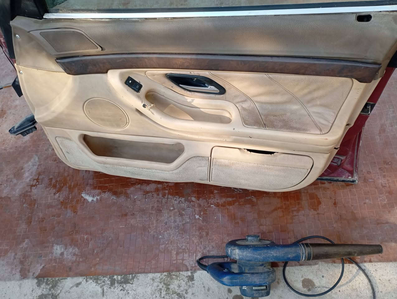 سلام عليكم ورحمه الله وبركاته اخواني عندي غراض مال كاسحه 740i انصاف مابهن صبغ لون مميز نوروني هنا وبطاينهن وضفاير ماتهن يعني جيب وشد  العنوان بغداد جسر ديالى العريفيه /***********/متواجد ماتساب
