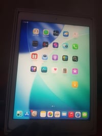 آيباد ٨ • ابل • مراوس