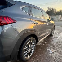 وبركاته مكلف بالنشر للبيع توكسان موديل 21 فول مواصفات ماشية 33 ألف حاد...