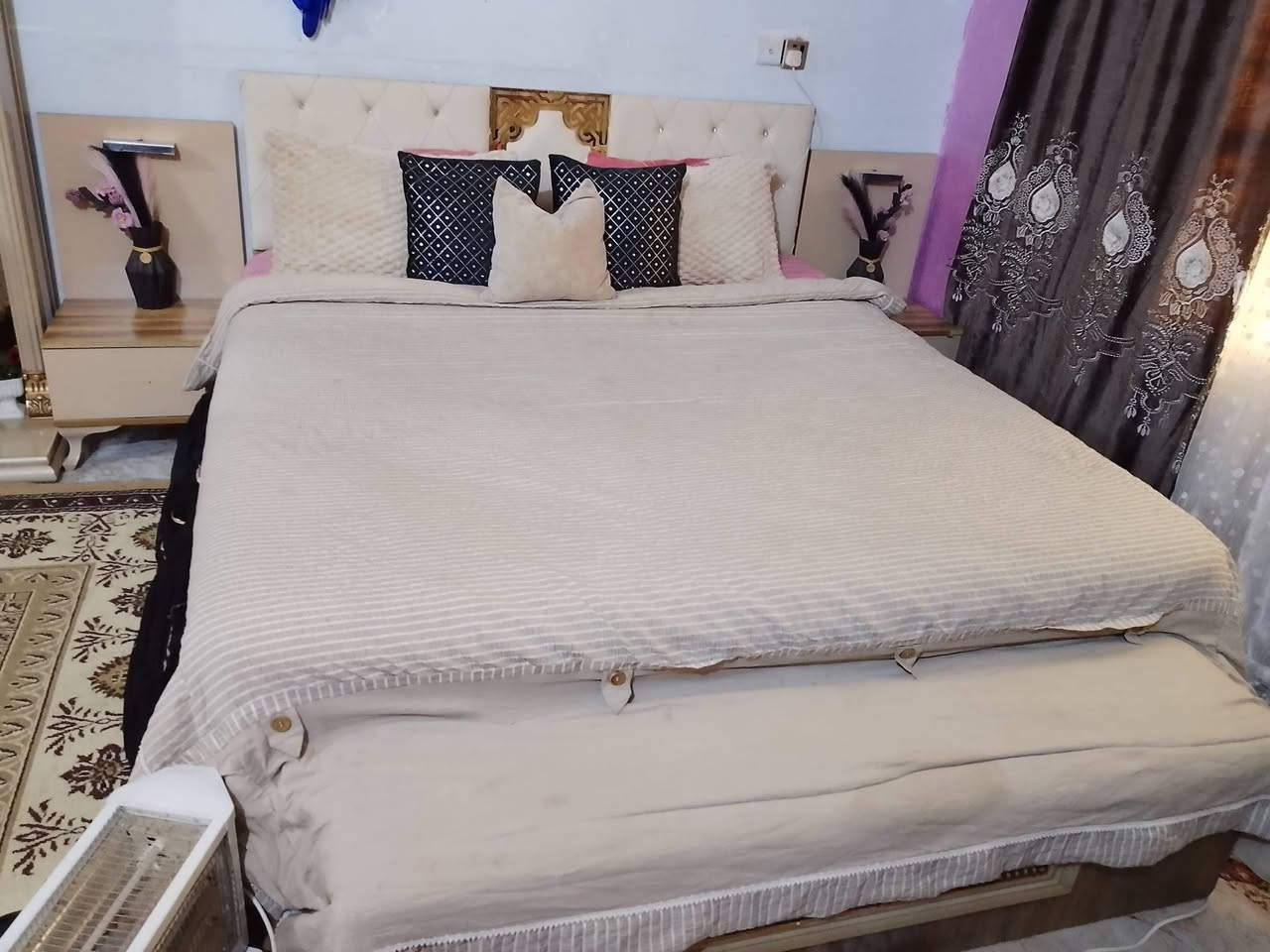 سلام عليكم غرفه تركي خمس قطع نضيفه كلش المكان بغداد رقمي  ***********
