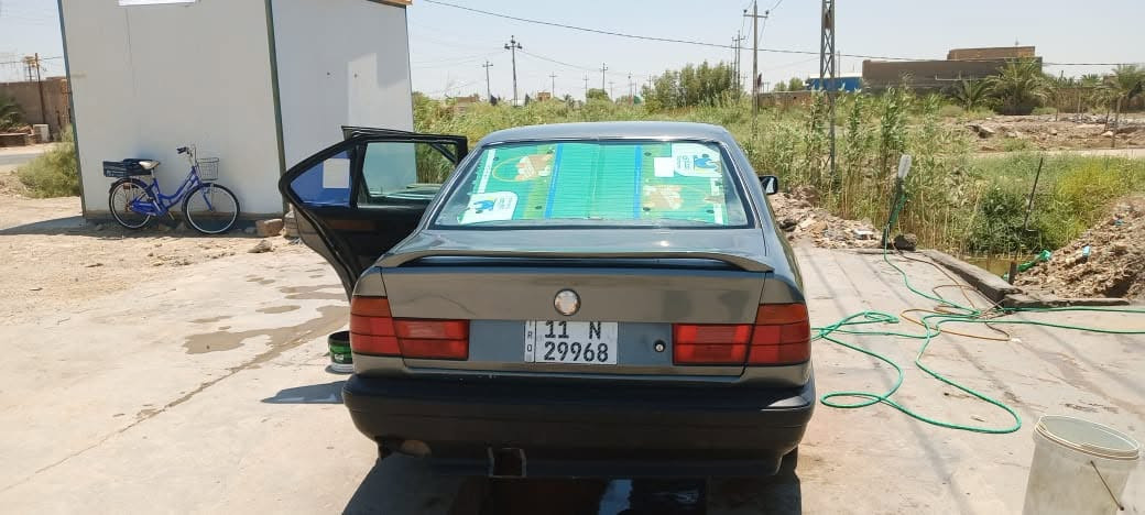 السلام عليكم بي ام 525 مسكر
موديل 93
كير محرك صدر 
تبريد منظومه جديده
راديترات جدد
مراوح جديده
منظومه زنون 
صبغ جماليه 
مكفوله من الضربه لقويه
تخم تاير جديد
تحويل مباشر مشروع وطني
المكان  ذي قار سوق الشيوخ
السعر 50بيه مجال
للبيع او المرواس
***********
