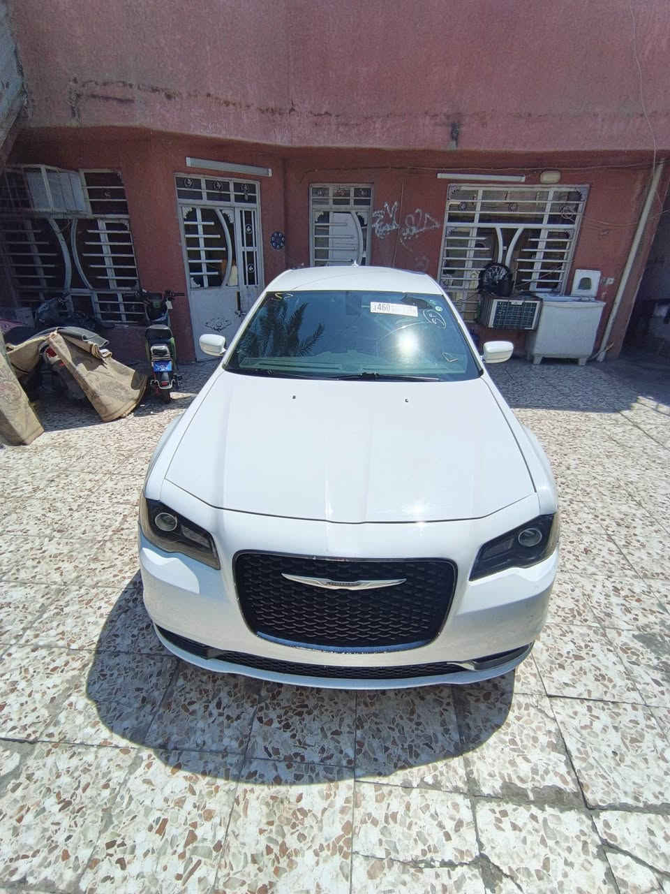 سلام عليكم
كرايسلر أوباما 300 S
  _مديل 2019
لون ابيض قماره حديد 
 دخول جديد كتاب ضباط متقاعد
ملاحضه 👈 السياره مرقم بغداد تحويل ثاني يوم👉❤️

:((حادث السياره كما موضح بل صور جاملغ الأيمن الأماني ول أيسر بارد قليل فقط بدون ايرباك. مكينه كير اكسل مكفول)). 

المحرك : V6 3.6
المواصفات :
* بلوجكتر امامي LED
* ويل قياس 20 أنج .
* شاشه كبيرة مع نظام ملاحة نفكيشن GPS .
* داخل جلد ختم S اسود
* مقاعد أمامية كهربائية عدد 2 .
* مقاعد أمامية تبريد وتدفئة .
* تشغيل عن بعد .
* تدفئة ستيرن .
* محدد سرعة .
* تلفون بلوتوث .
* كاميرا خلفية دواره. 
* مرايا متحسسة للاضاءة العالية .
* كير ماوس شفتات ستيرن
* داخل سياره لون اسود .

:((حادث السياره كما موضح بل صور جاملغ الأيمن الأماني ول أيسر بارد قليل فقط بدون ايرباك. مكينه كير اكسل مكفول)).

مكان السياره بغداد
السعر اتصل ودلل
للستفسار ***********
