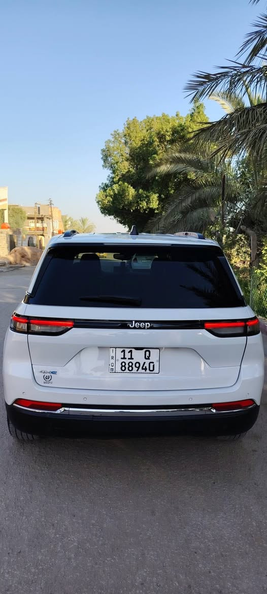 🚗 للبيع – Jeep Grand Cherokee 4xe Anniversary Edition 2024 🚗
🔹 موديل: 2024
🔹 اللون: أبيض
🔹 محرك: 2000 تيربو + هايبرد + Plug-in Hybrid
🔹 المسافة المقطوعة: ٥٠ 
🔹 مرقمة بغداد
صور الحادث في المنشور حدثها يعتبر كلين سياره

✨ المواصفات: ✅ شاشة كبيرة
✅ تشغيل بالبصمة + بصمة أبواب
✅ تشغيل عن بعد
✅ نظام صوت Alpine مع دمام خلفي
✅ مقاعد جلد
✅ مقعد السائق ميموري
✅ مقاعد كهربائية
✅ صندوق كهربائي
✅ حساسات خلفية
✅ إشارات بالمرايا
✅ رادار أمامي
✅ رادارات وكاميرات 360 درجة
✅ بانوراما فتحتين
✅ گير ماوس
✅ نظام نزول المنحدرات
✅ تدفئة للمقاعد
✅ لايتات LED + Back LED

السيارة Anniversary Edition، من أجمل وأعلى الفئات، استخدام شخصي ونظيفة جداً وتستحق المعاينه
الجاد يتصل، وبيك خير وتدلل
مكان بابل
***********
