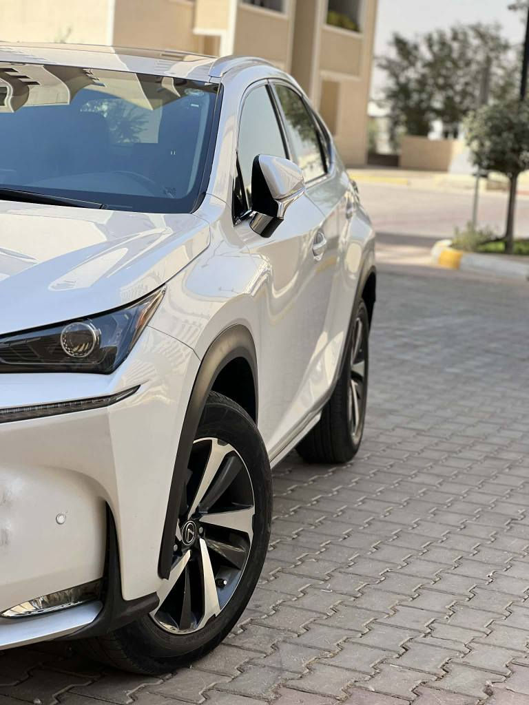 🌟 LEXUS NX300 - Model 2018 🌟
​لوکس و هێز لە یەک ئۆتۆمبێلدا (بەناوی خوای گەورە)
​ئەم ئۆتۆمبێلە یەکێکە لە پاکترین و متمانەپێکراوترین مۆدێلەکانی کۆمپانیای لێکسس، بە مواسەفاتێکی تایبەت و بێ کەم و کوڕی:
​⚙️ تایبەتمەندییە تەکنیکییەکان (Performance)
​بزوێنەر: 2.0 Turbocharged (بزوێنەرێکی زۆر چالاک و کەم مەسرەف).
​هێزی ئەسپ: 235 ئەسپ.
​گێڕ: 6 خێرایی ئۆتۆماتیکی (زۆر نەرم).
​ویل: قەبارە 17 ئینجی بیلادی.
​✨ دیزاین و ناوەوە (Interior & Exterior)
​لایتەکان: هەمووی LED (دیزاینێکی تیژ و سەرنجڕاکێش).
​کوشنەکان: چەرمی کوالێتی بەرز و تەواو کارەبایی.
​شاشە: شاشەی گەورەی 10.3 ئینج لەگەڵ سیستەمی Remote Touch.
​سیستەمی دەنگ: خاوەنی باشترین سیستەمی دەنگی جیهانی Mark Levinson.
​🛡️ سیستەمی سەلامەتی (Safety)
​Adaptive Cruise Control: جێگیرکەری خێرایی زیرەک (دیاریکردنی مەودا لەگەڵ ئۆتۆمبێلی پێشەوە).
​Pre-Collision: سیستەمی ئاگادارکردنەوە و ئیستۆپی ئۆتۆماتیکی لە کاتی مەترسیدا.
​Lane Departure Alert: ئاگادارکردنەوە لە کاتی لادان لە ڕێڕەوی شەقام.
​📋 تێبینی دەربارەی باری ئۆتۆمبێلەکە:
​بێ دەعم: ئۆتۆمبێلەکە هیچ جۆرە لێدان و دەعمێکی نییە (تەواو خاوێن).
​تێبینی: تەنها پارچەی لێ دزراوە و پارچەی بیلادی بۆ دانراوەتەوە (بێ ئەوەی کاریگەری لەسەر جوانی و توندی سەیارەکە هەبێت). 
نرخی190$ مەجالێکی برایانە أربيل, العراق


**إذا كنت صاحب هذا الإعلان وتريد حذفه لأي سبب، رجاءا أرسل رسالة إلى الدعم الفني**