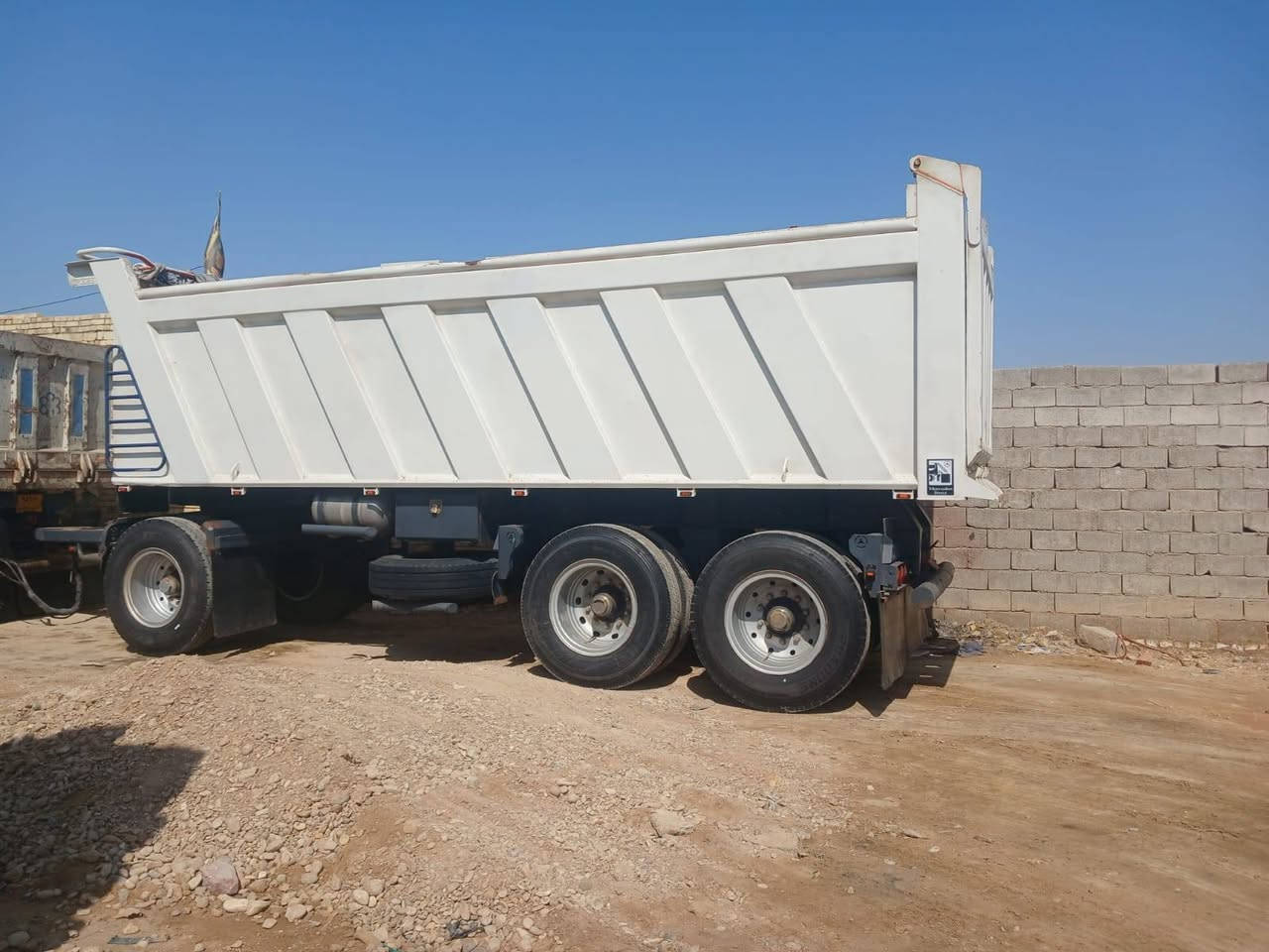 عربانه للبيع شاصي ١٦ دناكير ١٦ *********** الاتصال سعر ١٨٠ وبيهه مجال قليل
