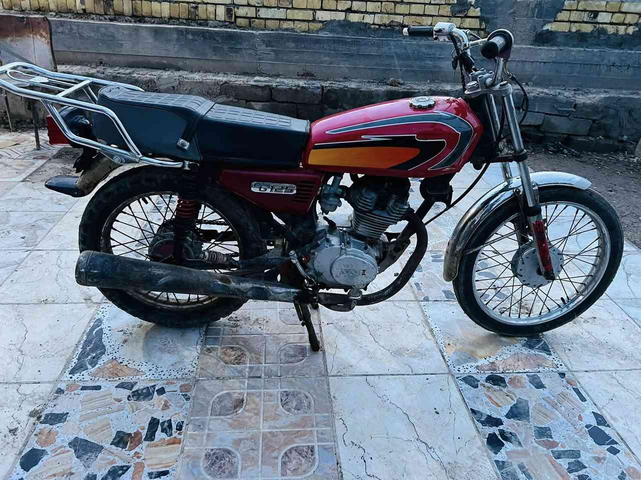 دراجه ادوات مكفوله من السرقه ب250 وبيها مجال 

+964 780 643 5859
