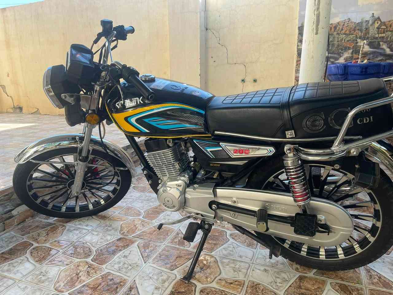 سيفان للبيع ٢٤ شكل ٢٥
السعر ٧٠٠ وبي مجال 
***********
