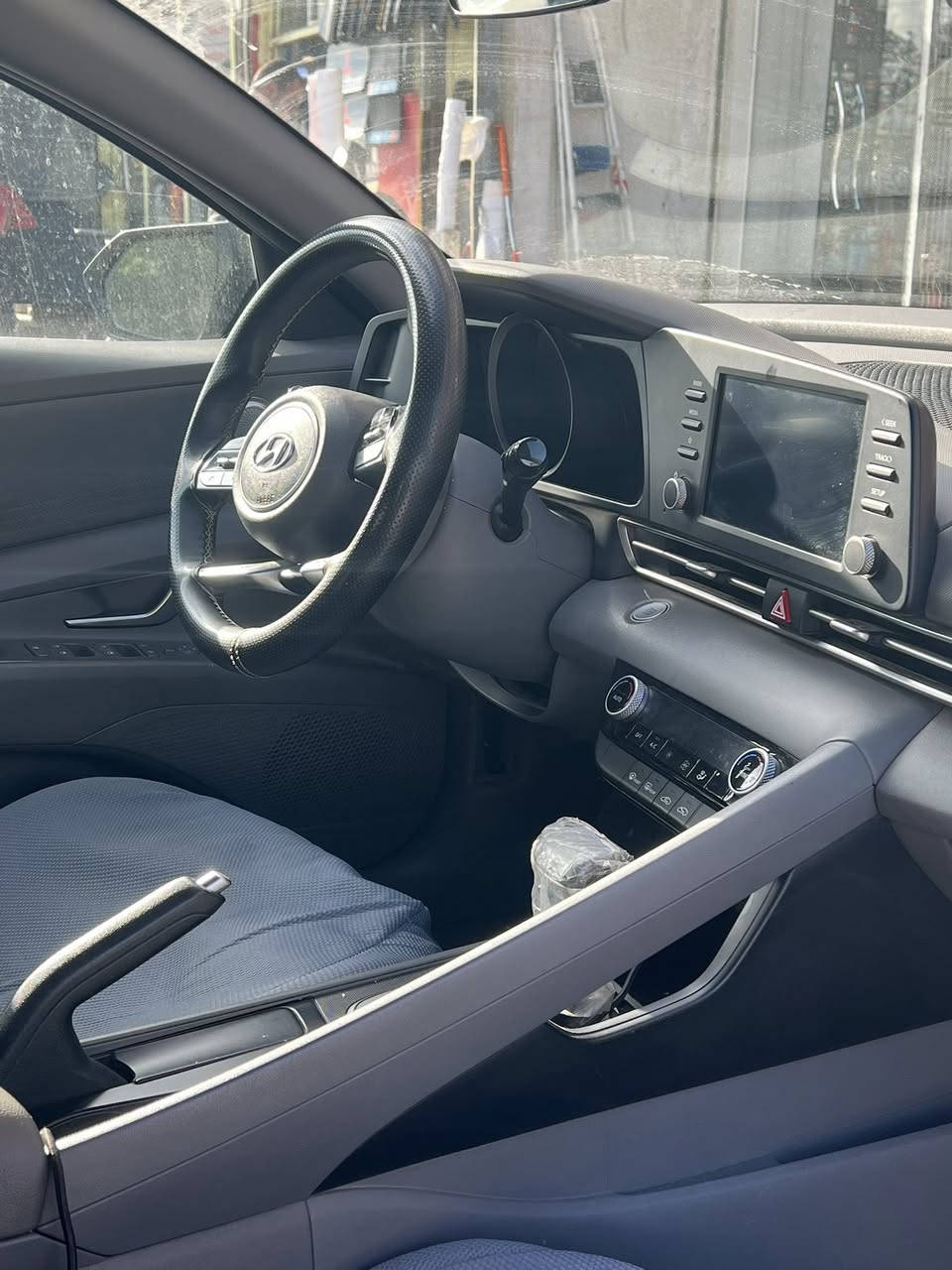 السلام عليكم
النترا 21 رقم اربيل
سنويه بسمي 
فول تحكمات ستيرن
بصمه 
تشغيل عن بعد
3 انظمه قياده
وبقيه المواصفات المعروفه
العنوان م الصدر 
السعر 135 
الرقم ***********
