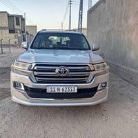 من رخصت مدير لكروب لندكروز موديل 11ستينيه سياره بيه جفيه خفيفه محدثه د...