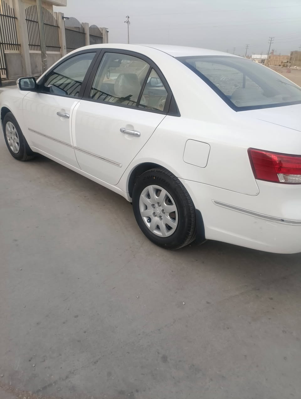 السلام عليكم من رخصت مسؤول الكروب المحترم سوناتا للبيع موديل 2010 محرك 2400 رقم  بغداد الجديد سنويه جديده ماشيه أقل 150 مكفولة كفاله عامه عدا شخط بسيط السيارة حيل جديده بوضع الشركه السعر وباقي التفاصيل على الرقم *********** مكاني واسط الكوت
