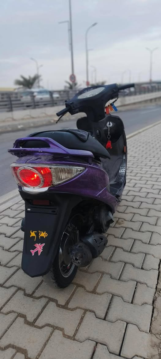 السلام عليكم دراجة كامكو جي فور مال حاوية مكفولة كفالة عامة من طول لطول كلشي بية شغال اي نقص مابية محرك مامفتوح السعر 600 وبية مجال لشراي يتصل مكاني نجف ***********
