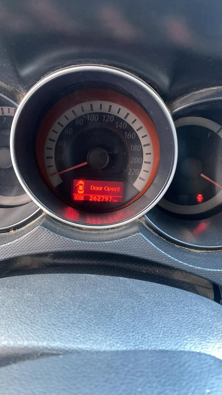 السلام عليكم
سيراتو 2011للبيع فول مواصفات
سنويه بسمي بدون صبغ 
بيه بارد فقط 
خاص او ***********
