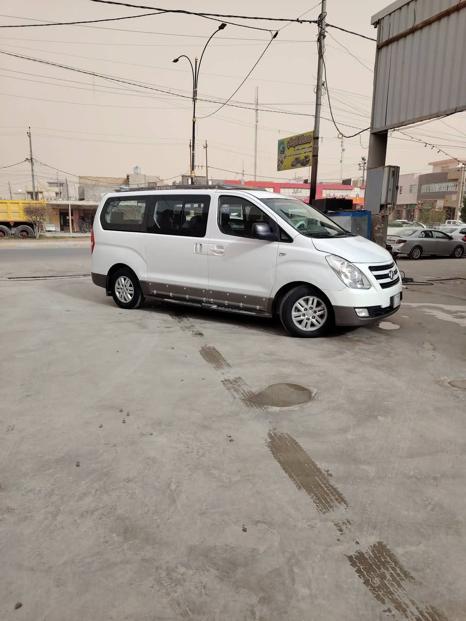 18ادبلوو اصل سياره  بيها جاملغين خلفي  رش كوريا فقط+بالعراق جاملغ امامي معدل بارد مكينه بلاديه  حداديه وتخم تاير جديد سياره جاهزه للشغل كبل مصفره هيئه وضريبه  رقم بابل  معروضه ٢٤٠ وبيها مجال *********** *********** مكان السياره الفلوجه
