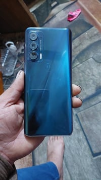 موتلا • ١٢٨ • شاشة ١٤٤هرتز