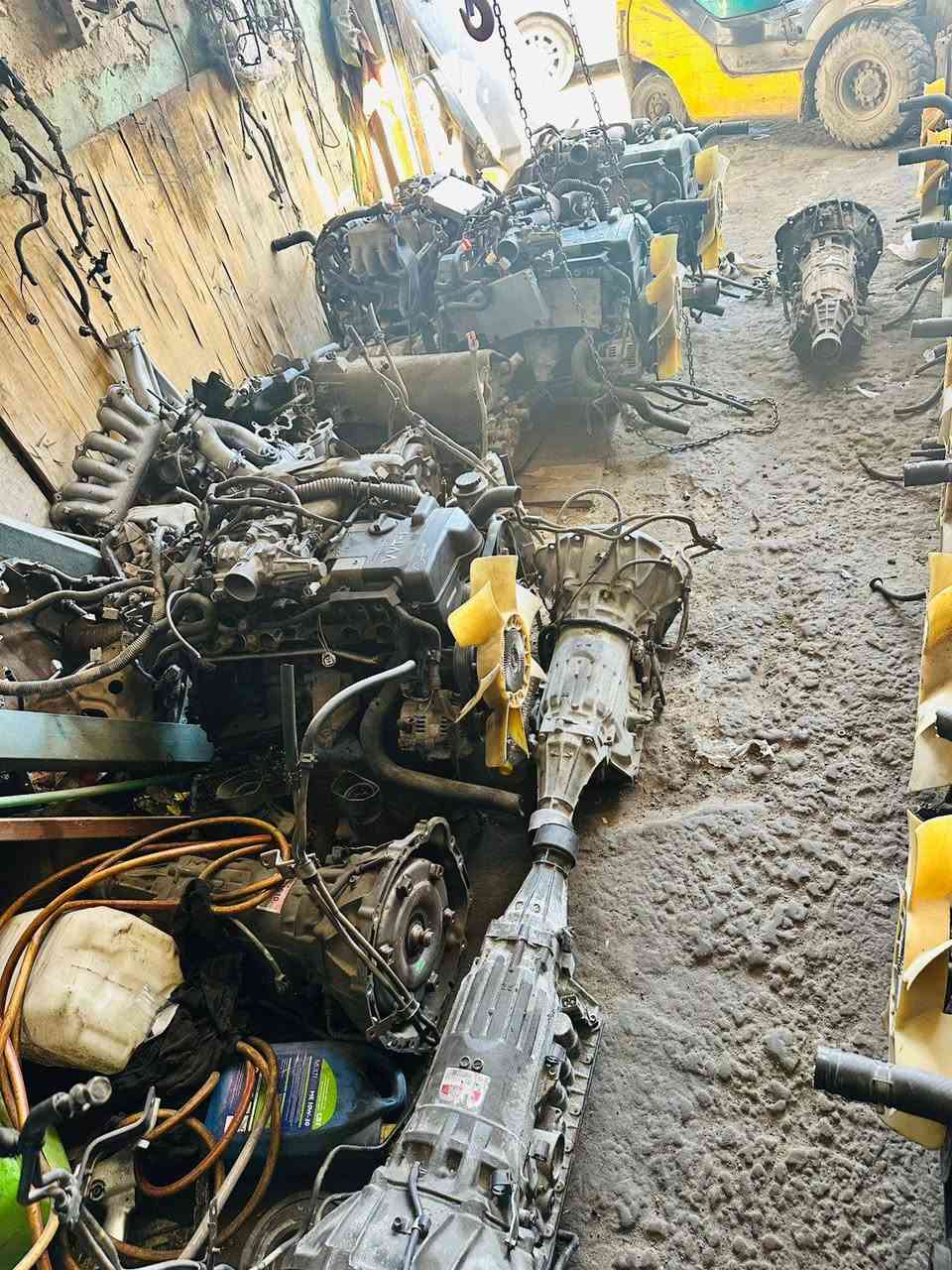 السلام عليكم وصول محركات ملكه أنسب الأسعار 
فيفتي 2500 وارد ياباني شرط وصول كيبور وارد ياباني
 كير  6 خطوط + كير  8 خطوط + 10 خطوط + 12 خط
سلفات دينموات بورات  بخاخات  دجات  ثلجات 
كمبريسرات كله جديد 
حي صناعي النجف مجاور غرفة الحراس محل سيد عماد
*********** اتصال
