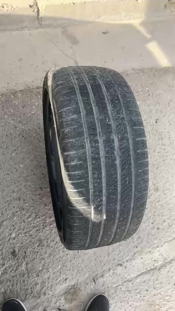 تايرات نص عمر حجم 235/45/18

مكان بغداد رقمي *********** اذا دور جديد لتخابرني
