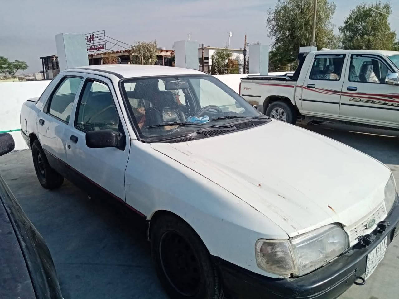 السلام عليكم
مكلف بالنشر فورت سيرا كير اوتوماتيك 
سنوية 28 كير ومحرك شرط كابون بانزين 
كهربائيات كلها شغالة 
سياره جاهزة الشرعي بديره شرط التحويل والوكالة 
السعر 30 وبيها مجال ‏‪
***********
