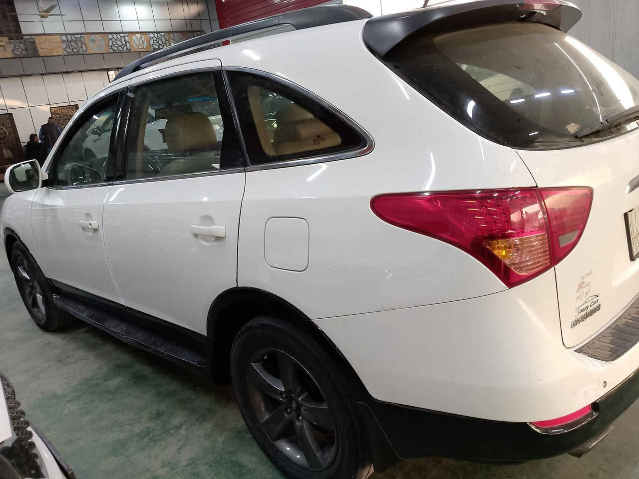 فول مواصفات 
كشنات جلد كهرباء 
7 راكب و 3 قطع تبريد 
محرك 6 
بيها باب صبغ وبارد بل جاملغ 
السعر 125 وبيها مجال 
بغداد التاجي 
*********** Colombo, Sri Lanka
